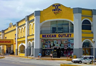 Plaza La Fiesta Mexican Outlet em Cancún
