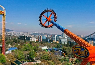 Ingresso do parque Six Flags na Cidade do México