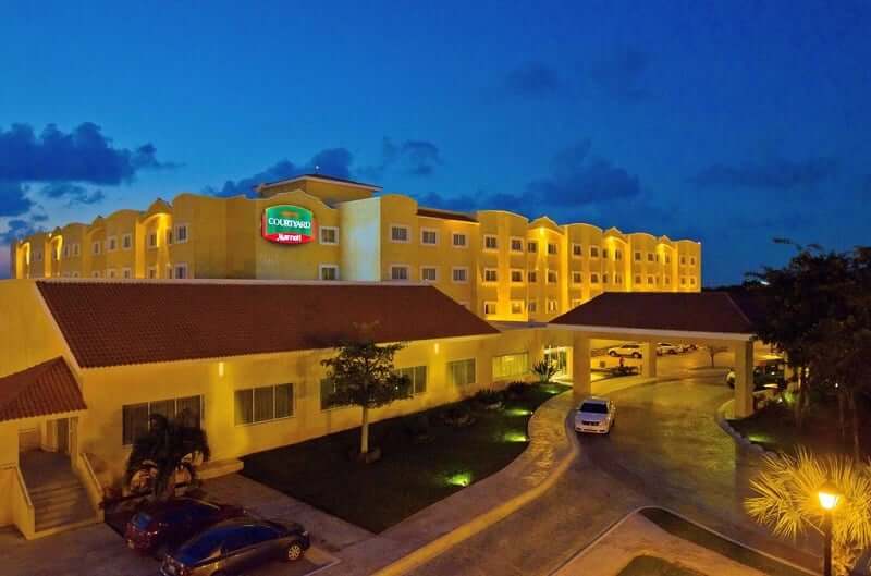 Hotel Courtyard em Cancún 