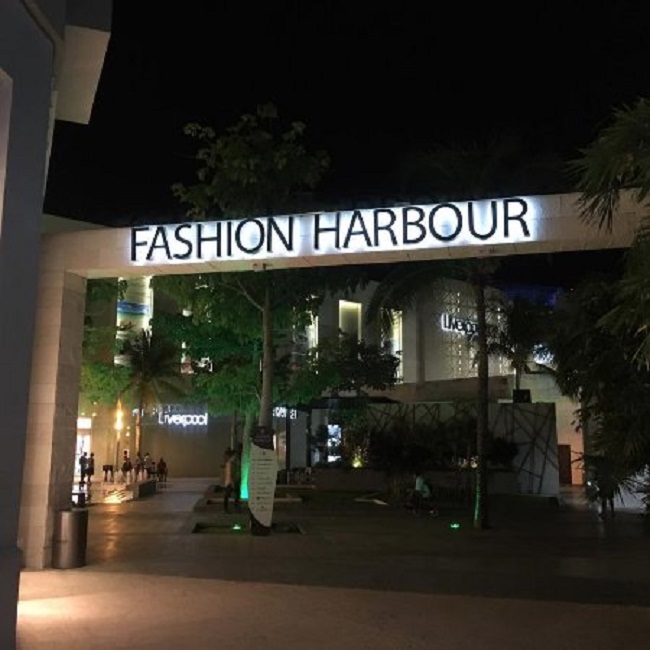 Entrance to Fashion Harbour in Cancun