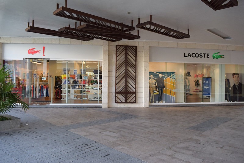 Fashion Harbour shopping mall in Cancun