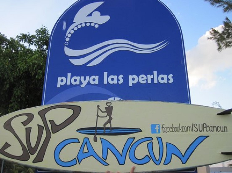 Las Perlas Beach sign in Cancun