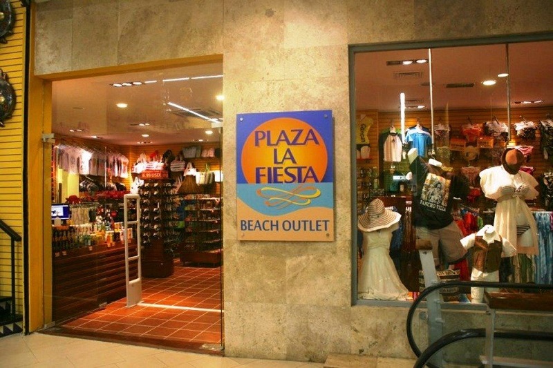 Plaza La Fiesta Mexican Outlet at Forum By the Sea in Cancun
