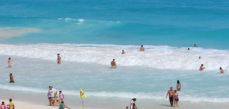 Visita la playa de Punta Cancún en Cancún