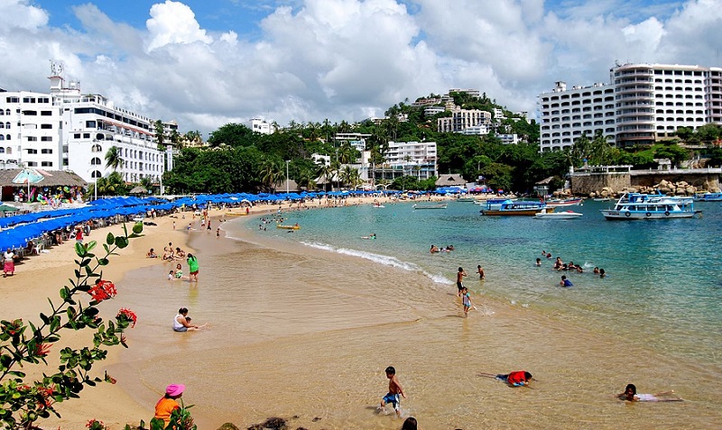 Visita a la playa de la Caletilla en Acapulco