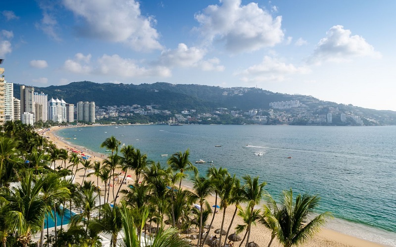 Mañana en la playa de Caletilla en Acapulco