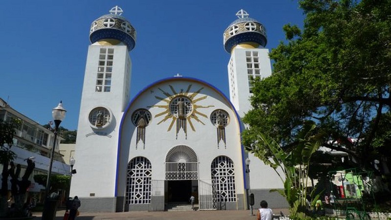 Catedral en el Zócalo de Acapulco