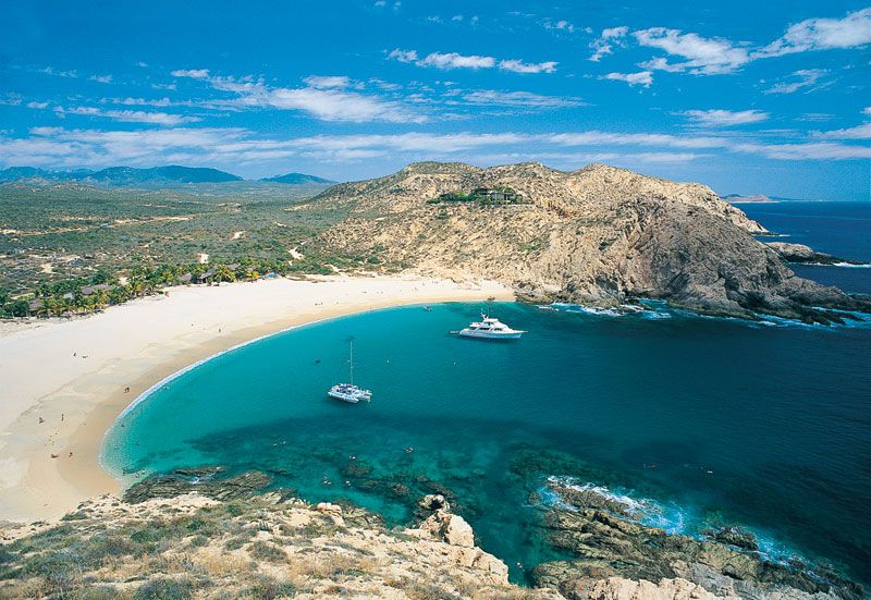 Vista paradisíaca de Playa Santa María en Los Cabos