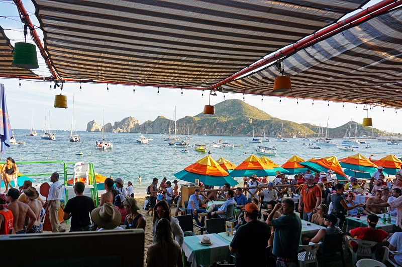 Mango Deck Restaurant, Bar y Beach Club Los Cabos