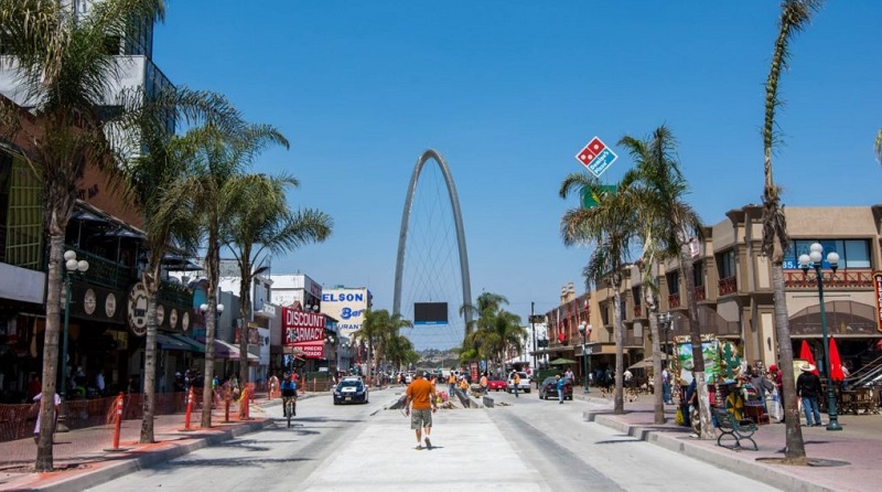 Turistas em passeio por Tijuana