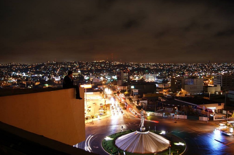 Vida Nocturna en la Avenida Revolución en Tijuana