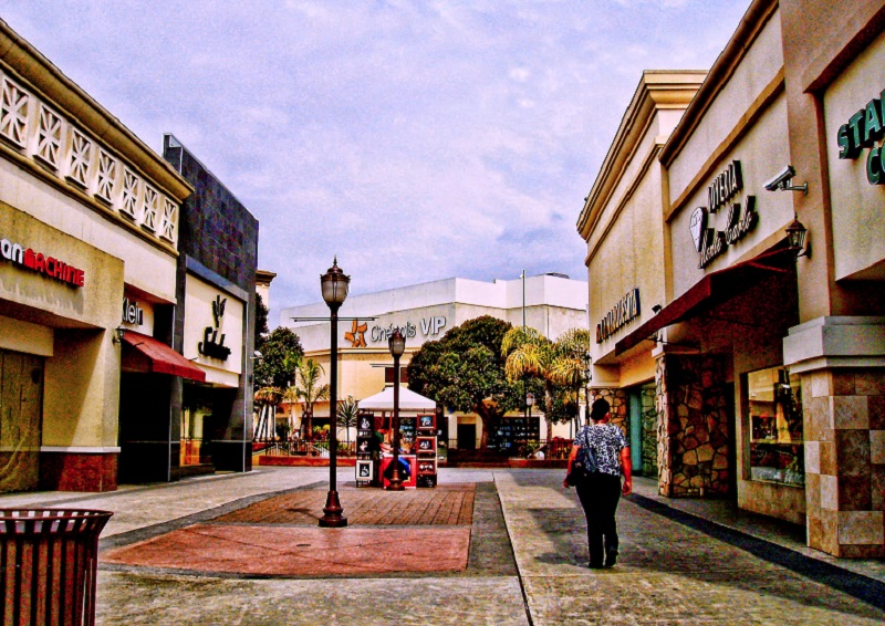 Centro comercial al aire libre Plaza Río Tijuana