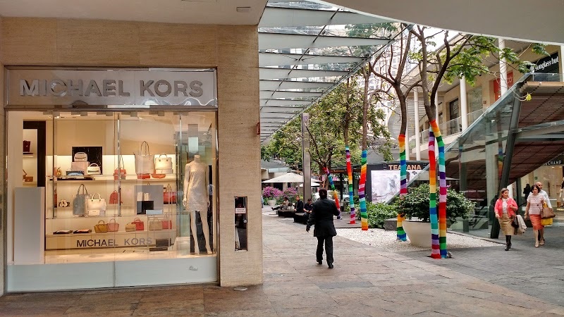 Tienda Michael Kors en el Antara Fashion Hall