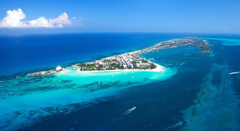 Mar azul em Cancún 